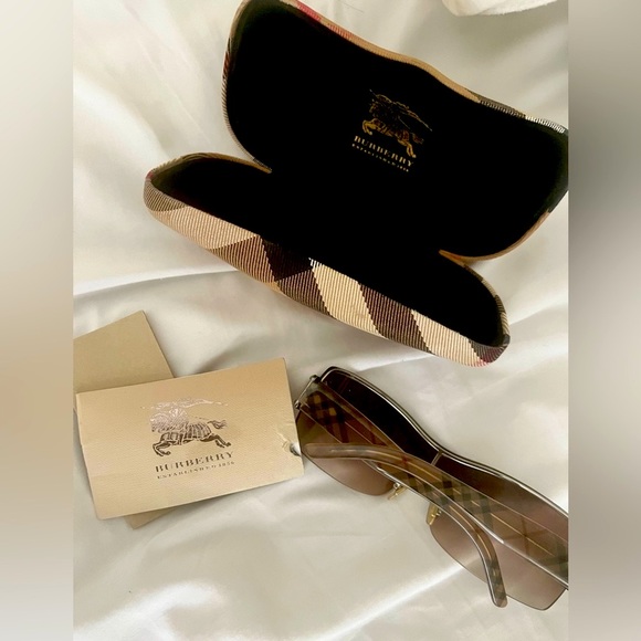Burberry Accessories - Burberry sunglasses with case and card